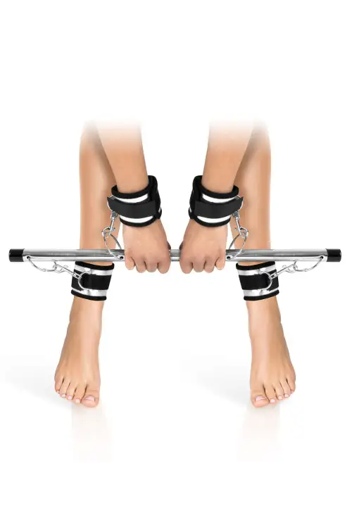 Фиксатор для рук и ног Fetish Tentation Submission bar with 4 cuffs photo 1
