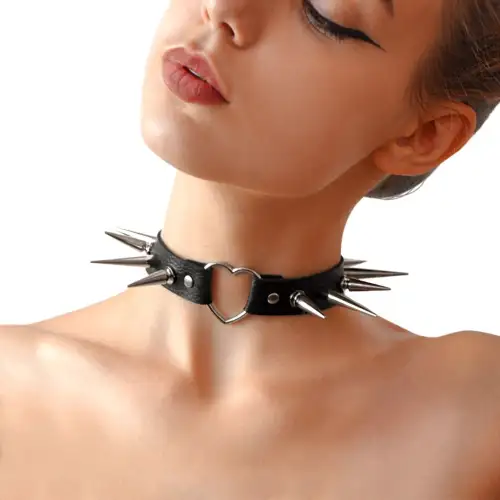 Чокер сердце с большими шипами, из натуральной кожи Art of Sex - Crystal, черный photo 1